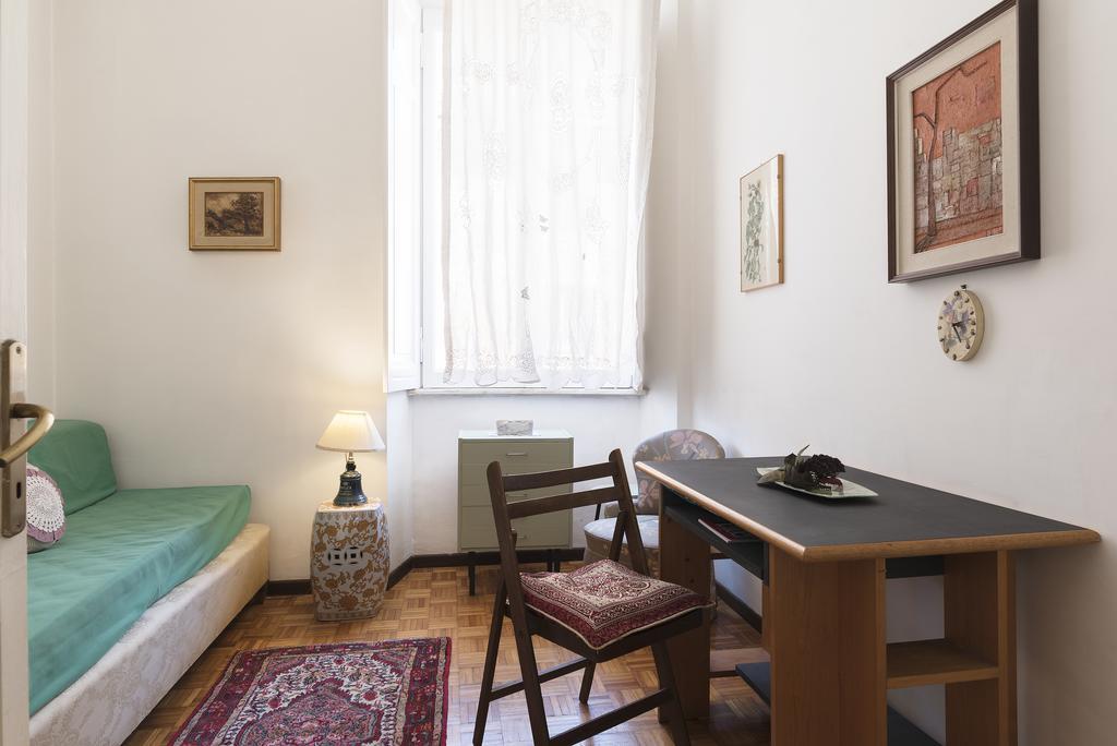 Apartment Flower's Market - Charme Holidays Rome